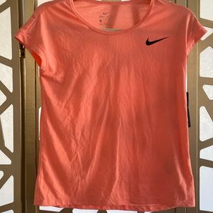 Nike Girls shirt 🩷